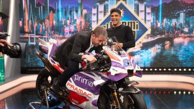 ¡Momentazo! Jorge Martín enseña a Pablo Motos a montar en Moto GP en El Hormiguero