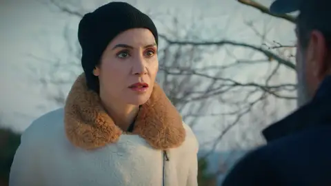 Suzan descubre la mentira de Akif y rompe definitivamente con él: "Quiero el divorcio" Suzan descubre la mentira de Akif y rompe definitivamente con él: "Quiero el divorcio"