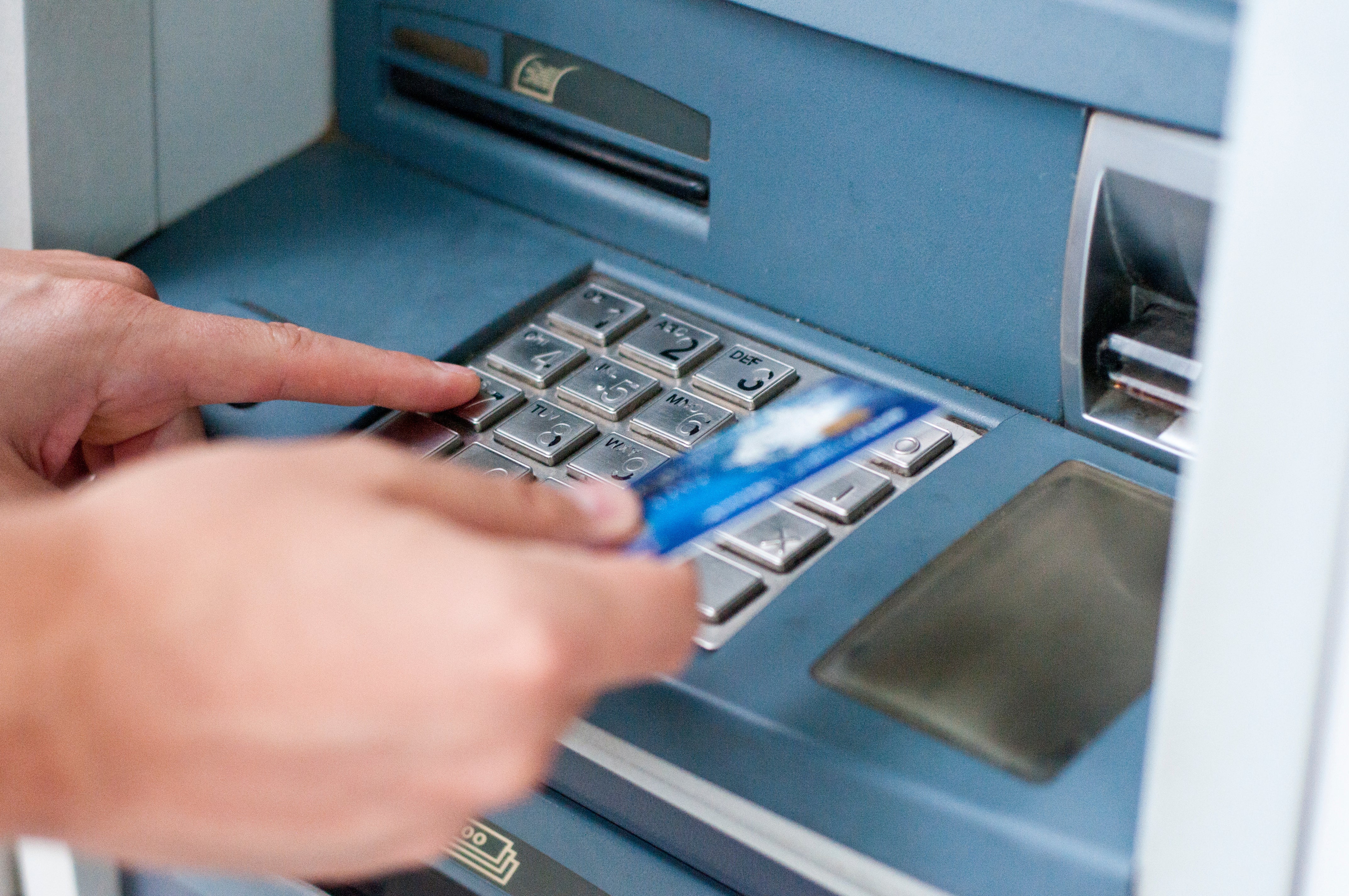 Райффайзенбанк снятие наличных в банкоматах