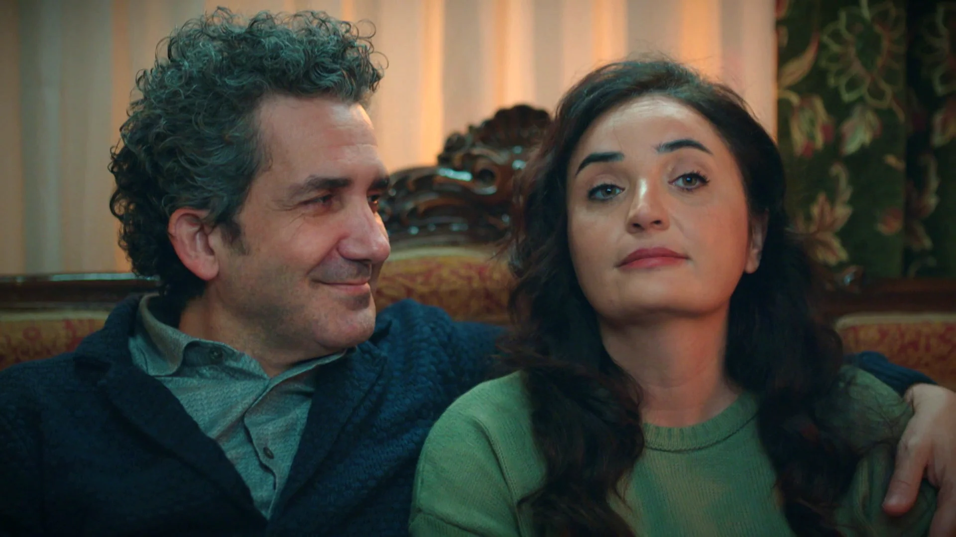 Sengül y Orhan deciden volver a darse una nueva oportunidad: “Deja que te abrace y no volveré a soltarte nunca más” Sengül y Orhan deciden volver a darse una nueva oportunidad: “Deja que te abrace y no volveré a soltarte nunca más”
