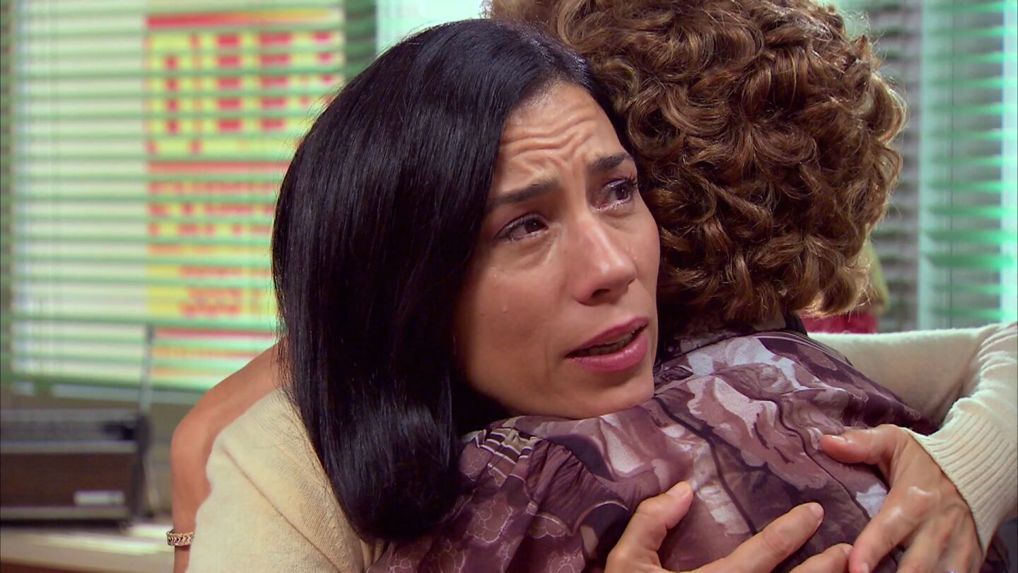 Confesión Íntima: Manolita comparte su dolor con Benigna frente a la desgarradora situación de Malena
