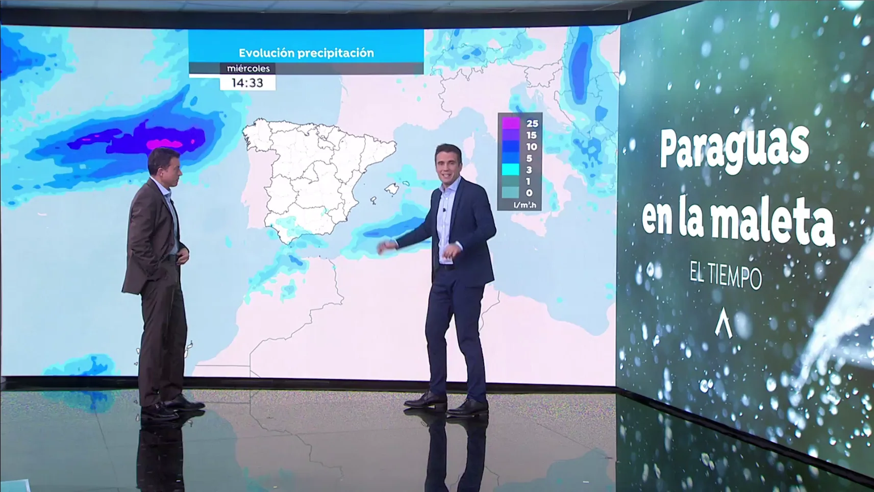 César Gonzalo da la previsión del tiempo para el Puente de la Constitución. César Gonzalo da la previsión del tiempo para el Puente de la Constitución.