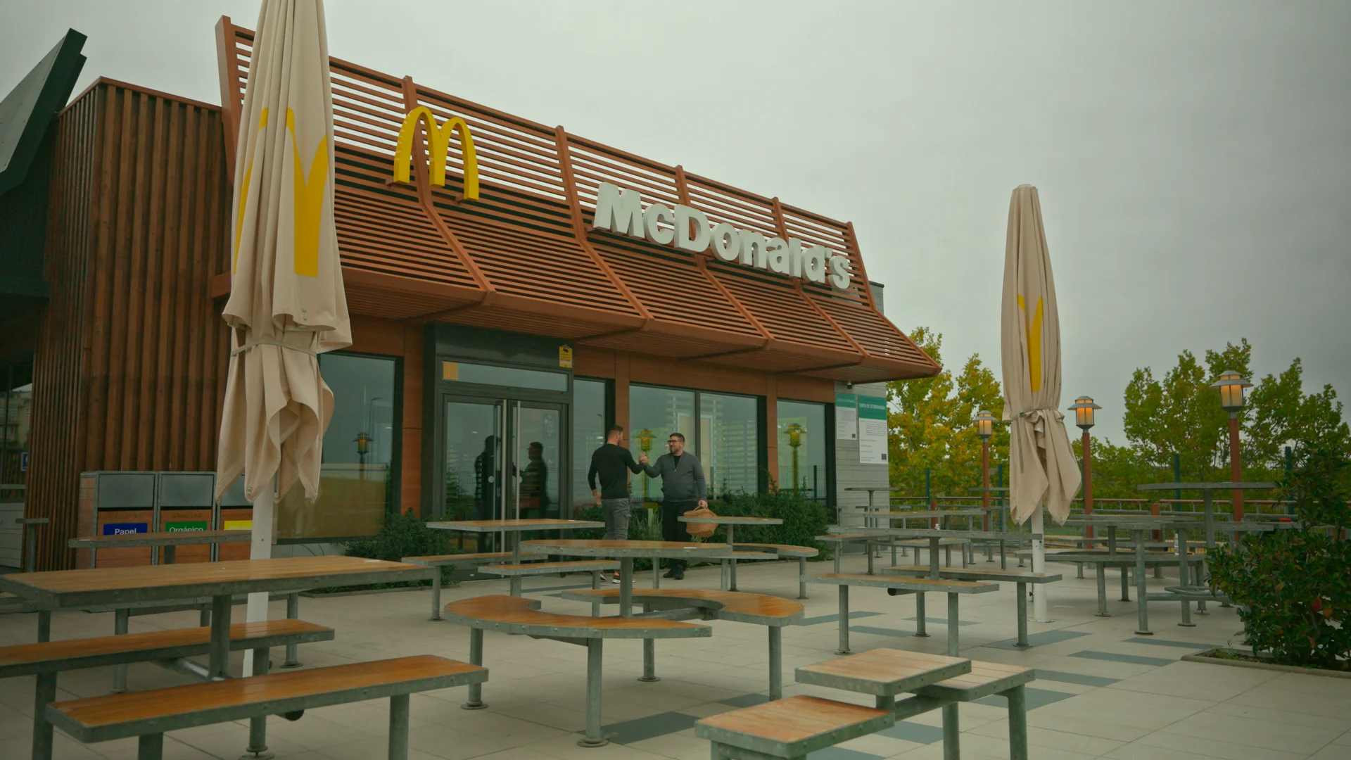 Joaqu&iacute;n y Dani Garc&iacute;a se encuentran en un McDonald's