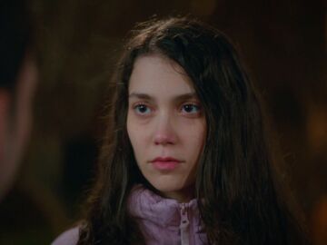 As&iacute; ha sido la accidentada y rom&aacute;ntica declaraci&oacute;n de amor de Afra a Oğulcan: &ldquo;&iquest;Quieres salir conmigo?&rdquo;