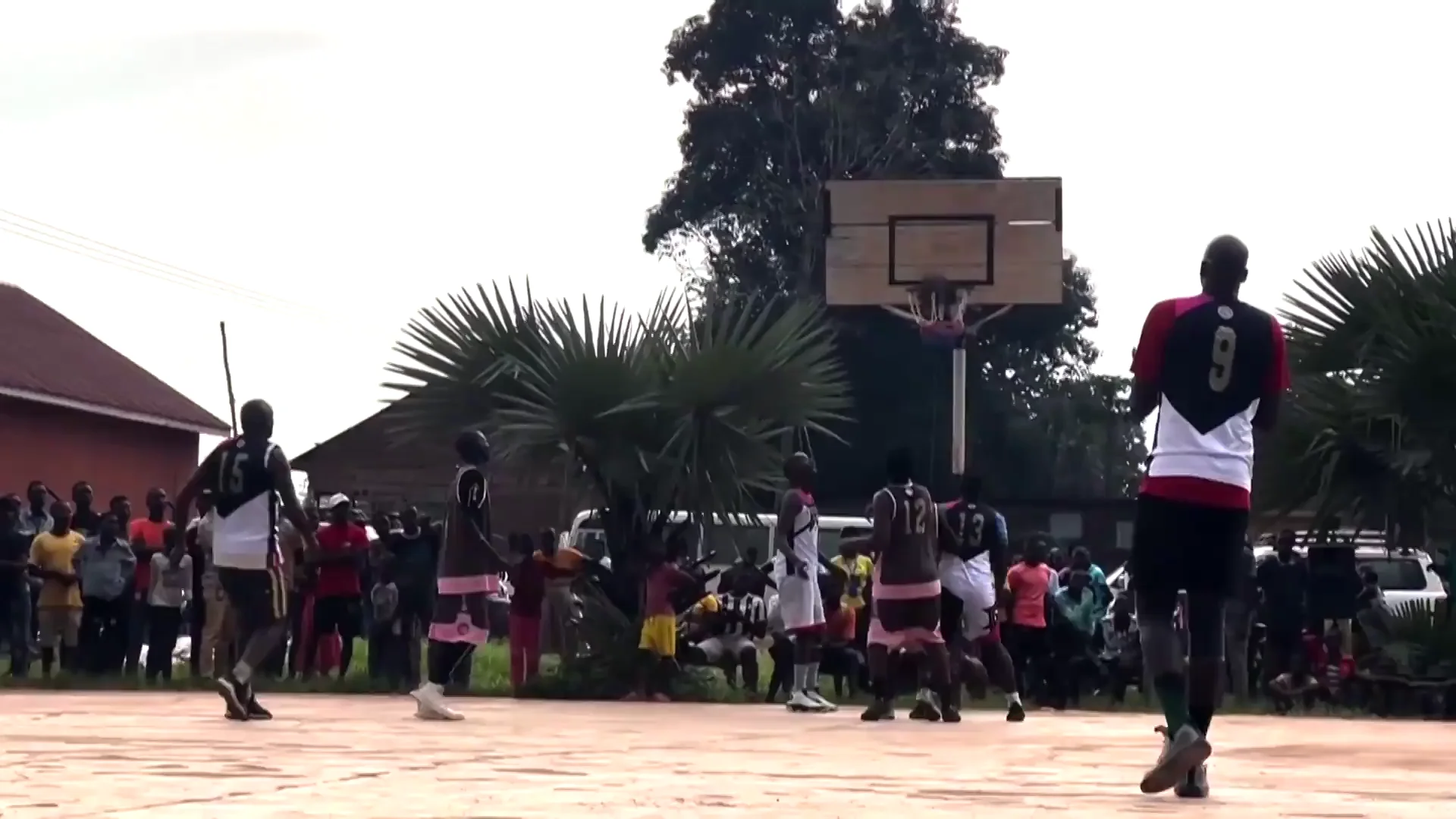 Partido de baloncesto en Sud&aacute;n del Sur