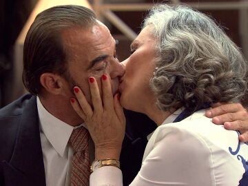 Crespo pide a Elena que se divorcie de Federico y dejen de ser amantes: "Quiero que seas mi mujer"