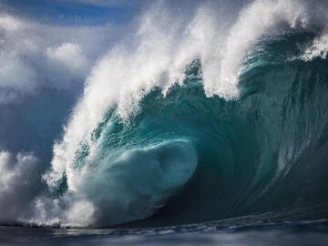 Imagen de archivo de una ola gigante