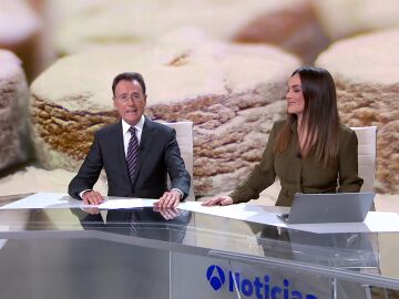 Matías Prats y Mónica Carrillo, presentadores de Antena 3 Noticias