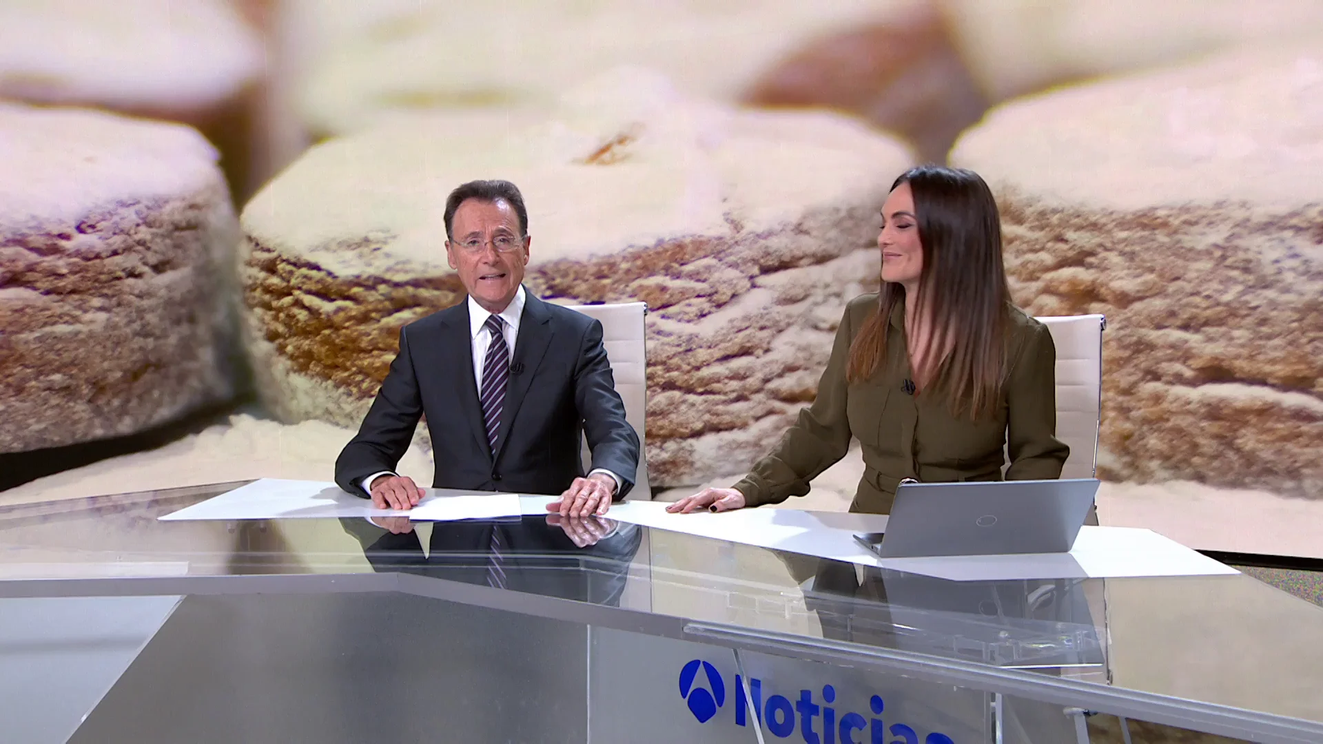 Matías Prats y Mónica Carrillo, presentadores de Antena 3 Noticias Matías Prats y Mónica Carrillo, presentadores de Antena 3 Noticias
