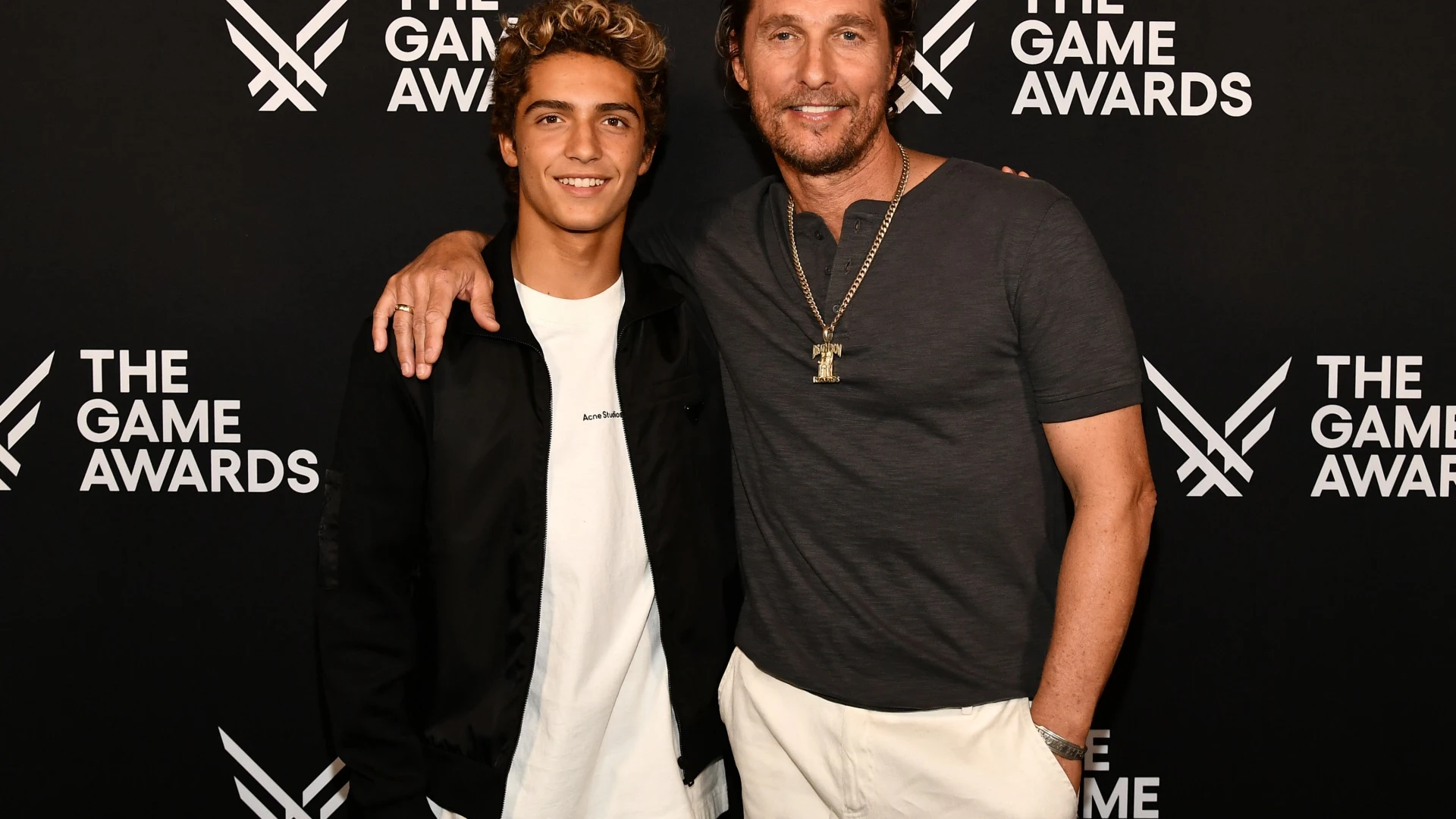 Matthew McConaughey y su hijo Levi Matthew McConaughey y su hijo Levi