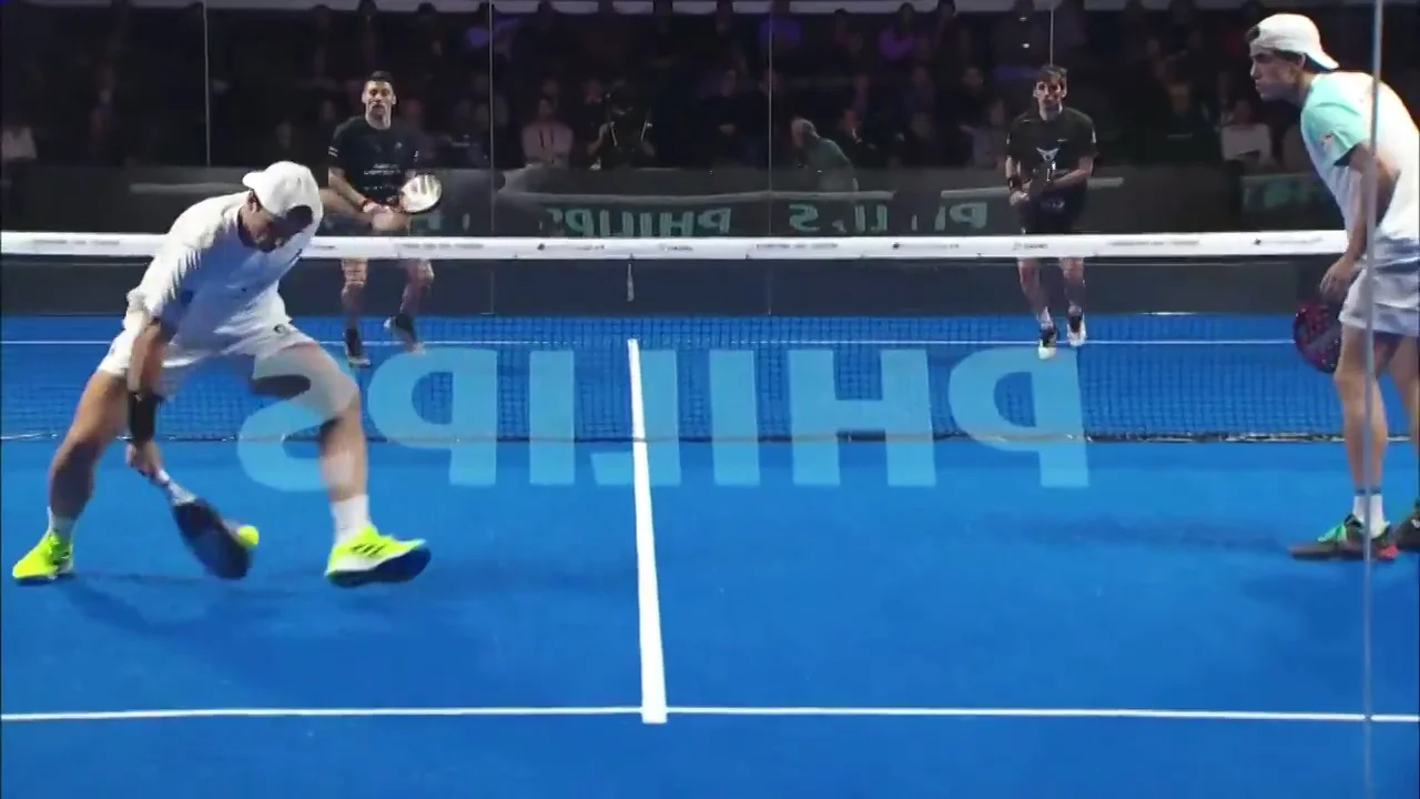 VÍDEO: Ale Galán saca la varita mágica ante los 'Superpibes' en la final del Milano Premier Padel VÍDEO: Ale Galán saca la varita mágica ante los 'Superpibes' en la final del Milano Premier Padel
