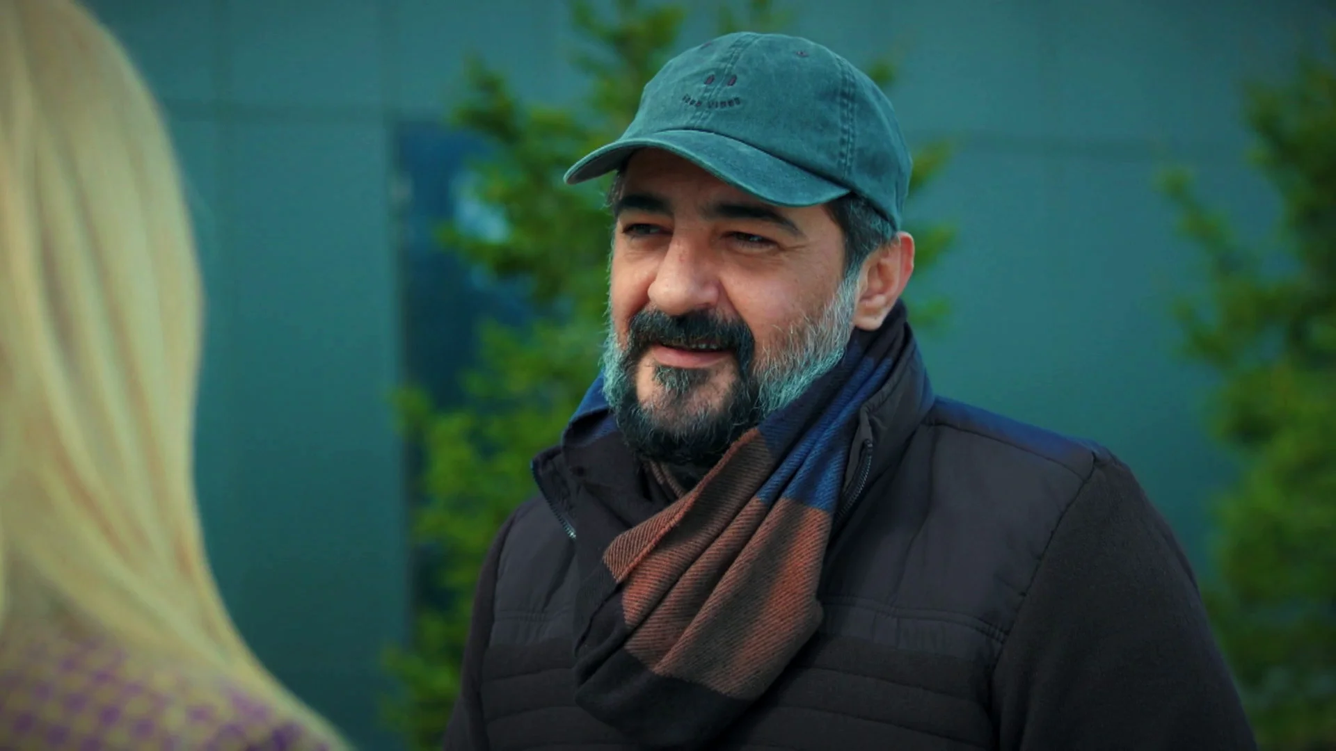 Akif, tras ver que Suzan no va a perdonarlo, intenta reconquistar a Nebahat... ¿lo conseguirá?