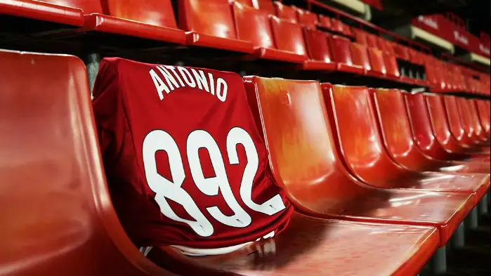 Camiseta de homenaje a Antonio Trujillo, aficionado nazarí fallecido Camiseta de homenaje a Antonio Trujillo, aficionado nazarí fallecido