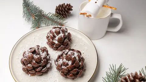 Piñas navideñas de chocolate Piñas navideñas de chocolate