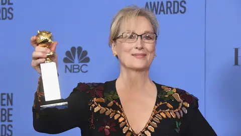Meryl Streep tras recibir el Cecil B. DeMille en los Globos de Oro en 2017 Meryl Streep tras recibir el Cecil B. DeMille en los Globos de Oro en 2017
