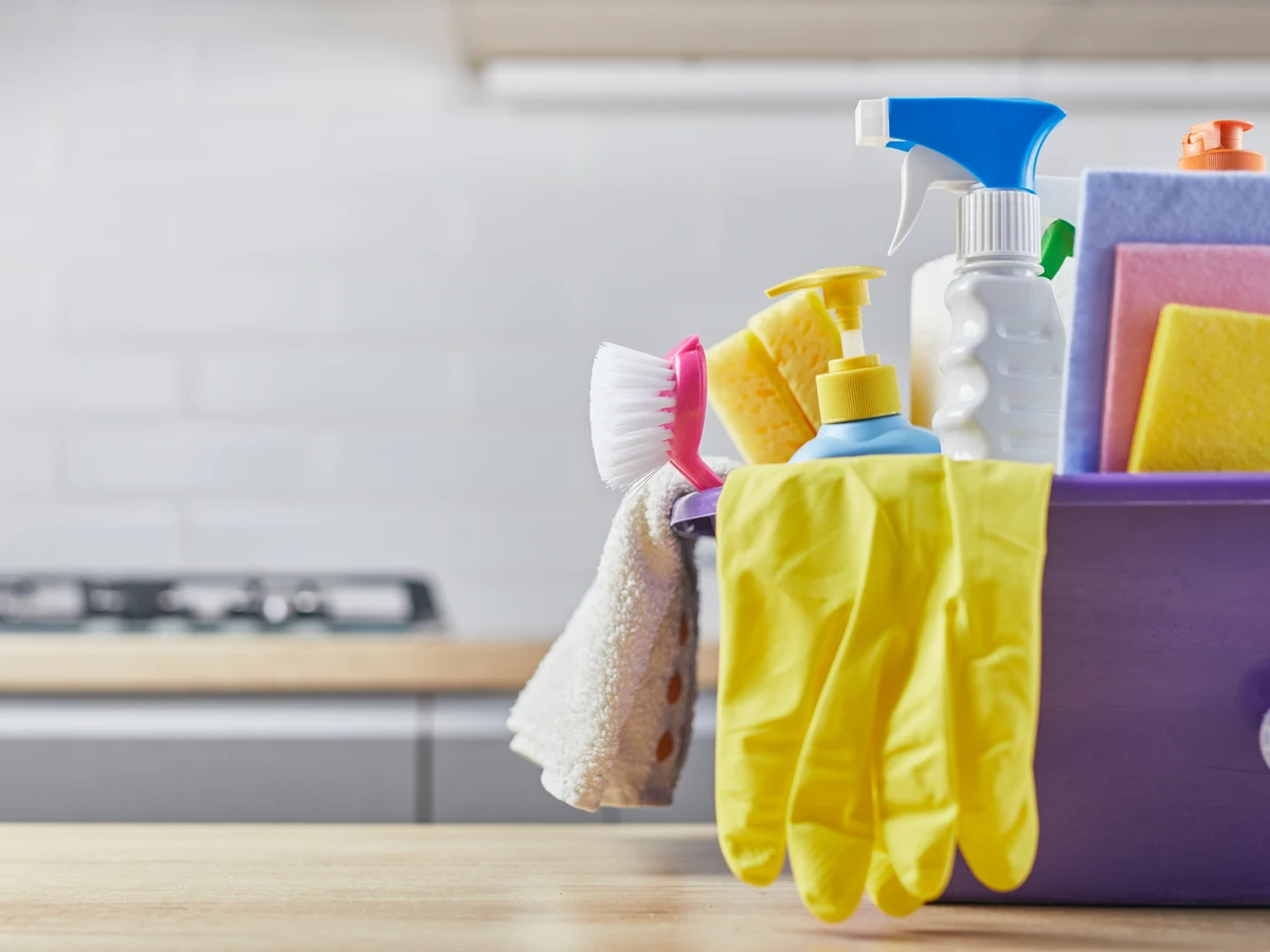 Productos de limpieza imprescindibles en el hogar
