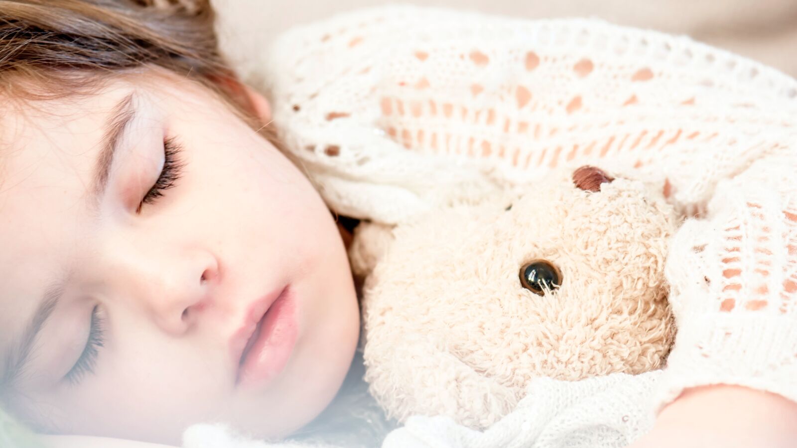 ¿Es bueno dar algún suplemento o medicamento a los niños para ayudarles a dormir?