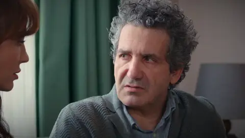 En el último capítulo de Hermanos: El sacrificio de Orhan provoca luces y sombras en la familia Eren En el último capítulo de Hermanos: El sacrificio de Orhan provoca luces y sombras en la familia Eren