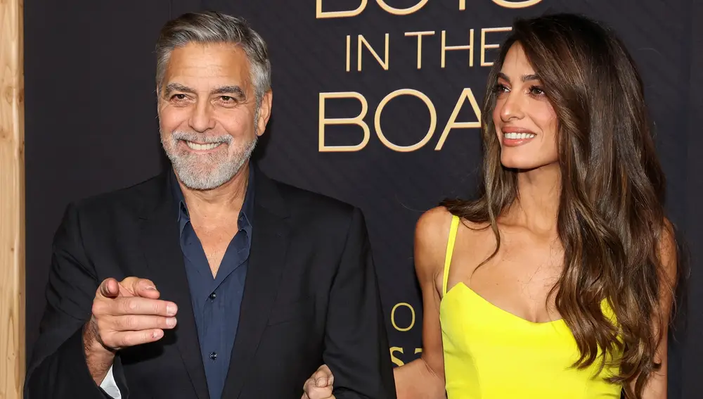 George Clooney y su mujer Amal en la premiere de The Boys in the Boat