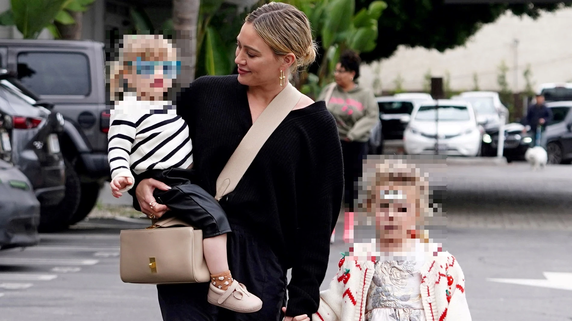 Hilary Duff con sus hijas Hilary Duff con sus hijas