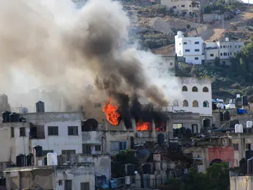 Al menos tres muertos en Yenin (Cisjordania) Al menos tres muertos en Yenin (Cisjordania)