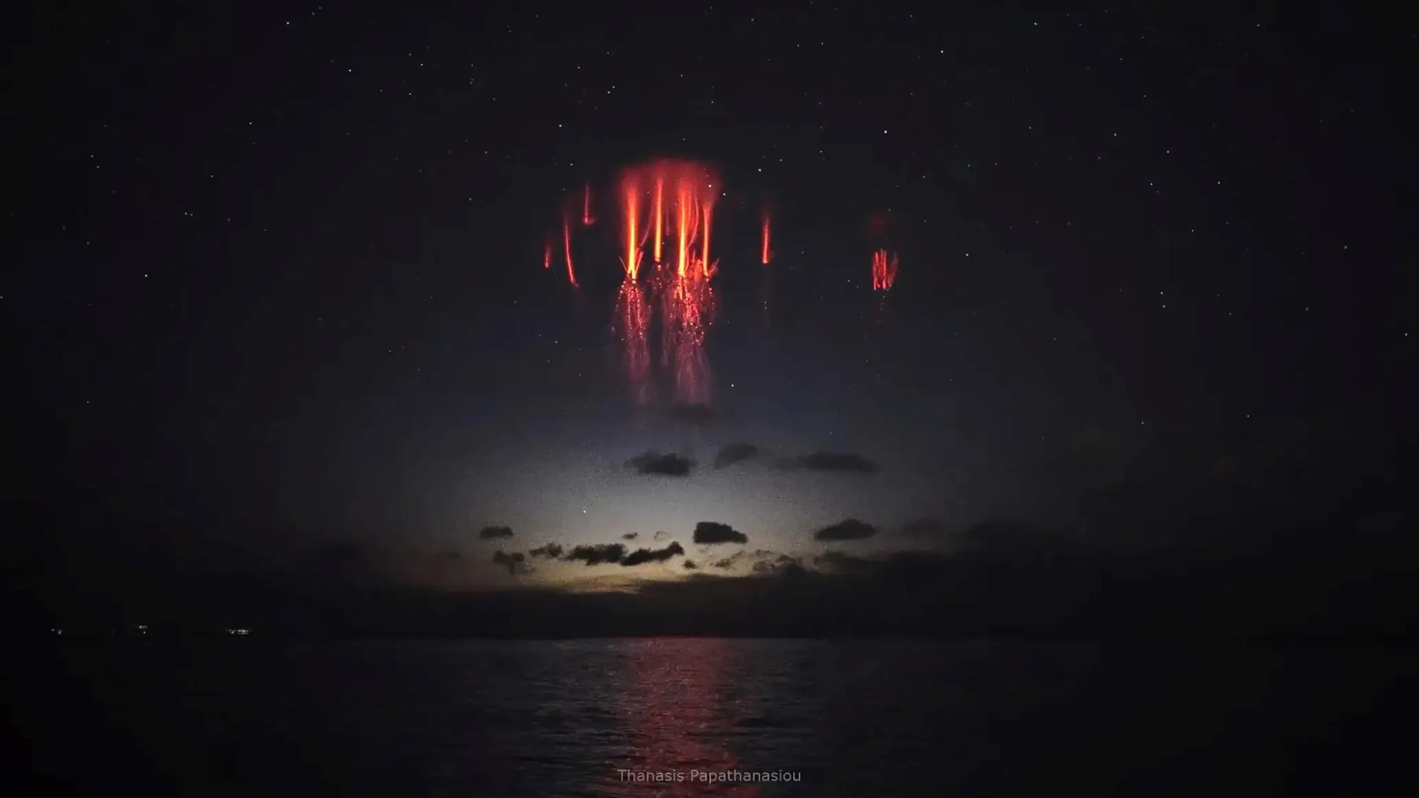 Revelan el origen de los 'fantasmas', un tipo de eventos luminosos transitorios que se producen en la atmósfera Revelan el origen de los 'fantasmas', un tipo de eventos luminosos transitorios que se producen en la atmósfera