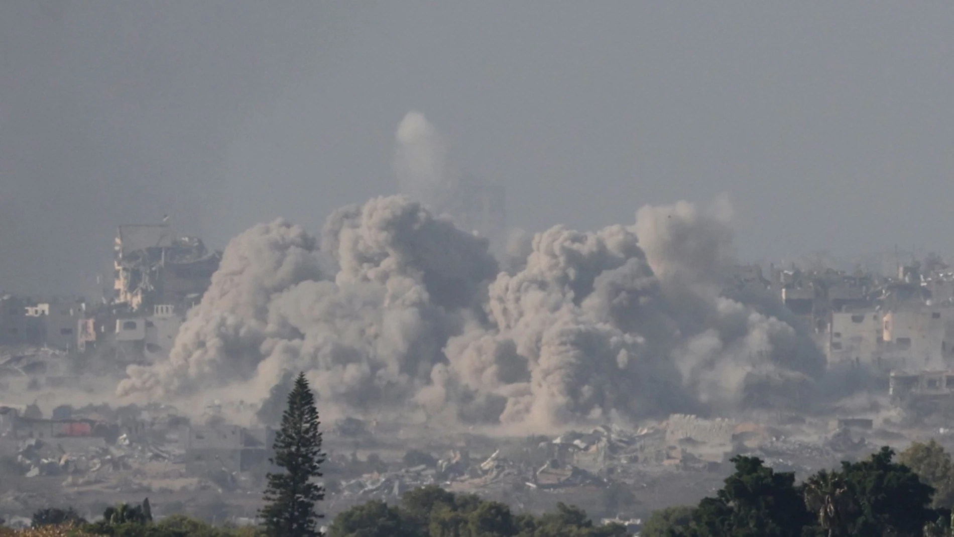 Israel continúa su ofensiva en Gaza y recupera el cuerpo de un rehén Israel continúa su ofensiva en Gaza y recupera el cuerpo de un rehén