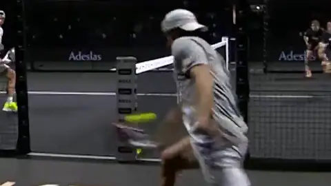 Un 'Lobo' anda suelto en Barcelona: la salida de pista de Juan Lebrón en el Master Final de pádel Un 'Lobo' anda suelto en Barcelona: la salida de pista de Juan Lebrón en el Master Final de pádel