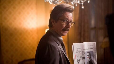 Gary Oldman como James Gordon en El caballero oscuro