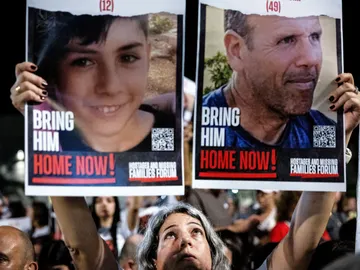 La sociedad israelí conmocionada por la muerte accidental a manos de su propio ejército de tres de los rehenes La sociedad israelí conmocionada por la muerte accidental a manos de su propio ejército de tres de los rehenes
