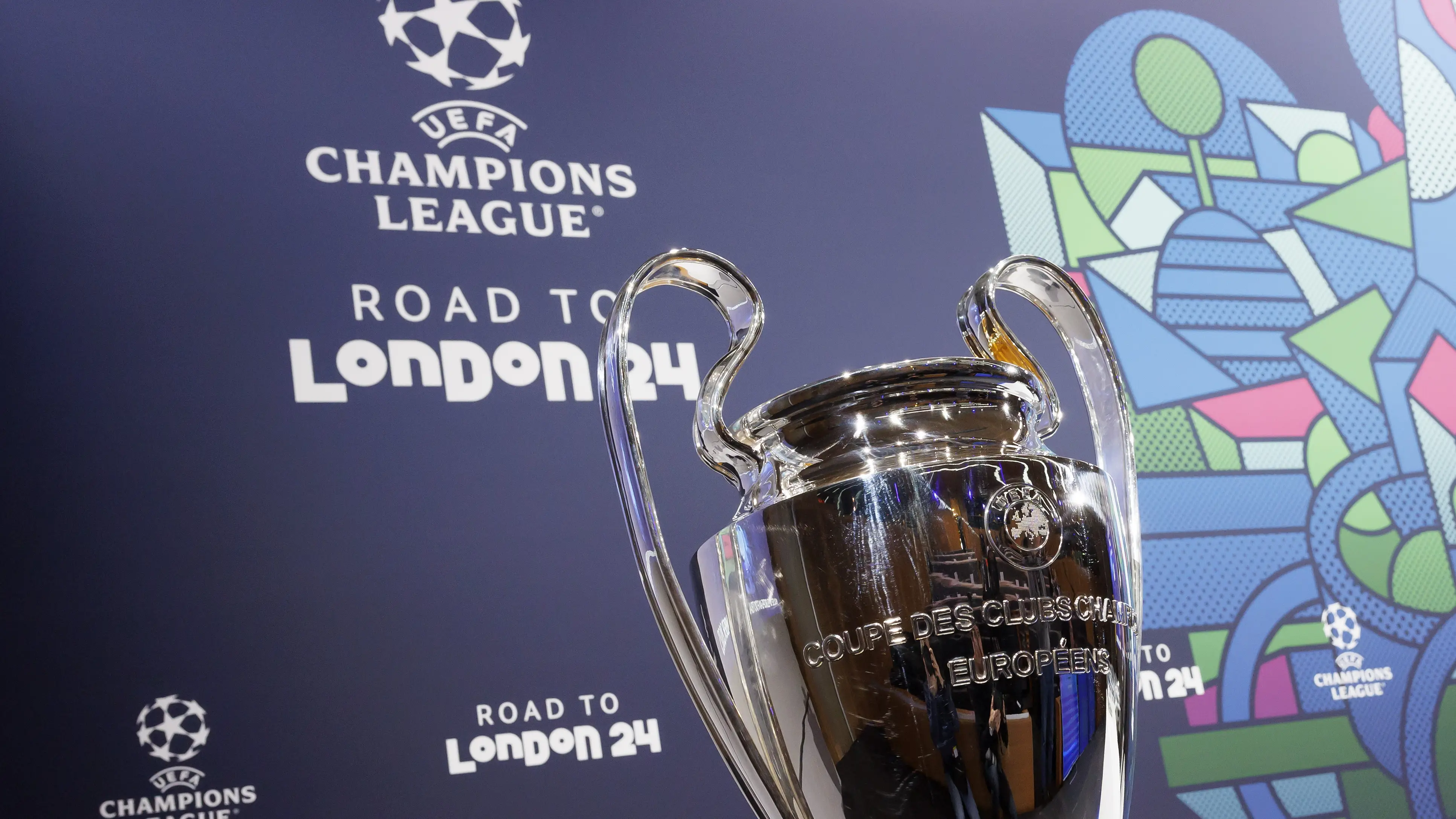 Imagen del trofeo de la Champions League en Nyon, Suiza