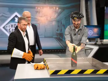 Marron sorprende a Kelsey Grammer con el 'descorchador térmico' Marron sorprende a Kelsey Grammer con el 'descorchador térmico'
