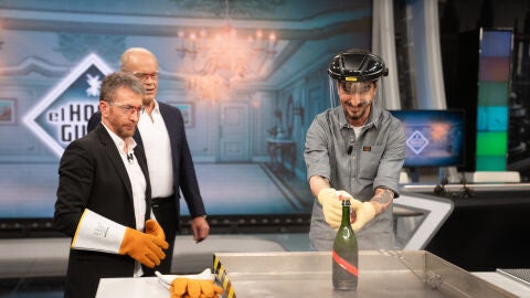 Marron sorprende a Kelsey Grammer con el 'descorchador t&eacute;rmico'