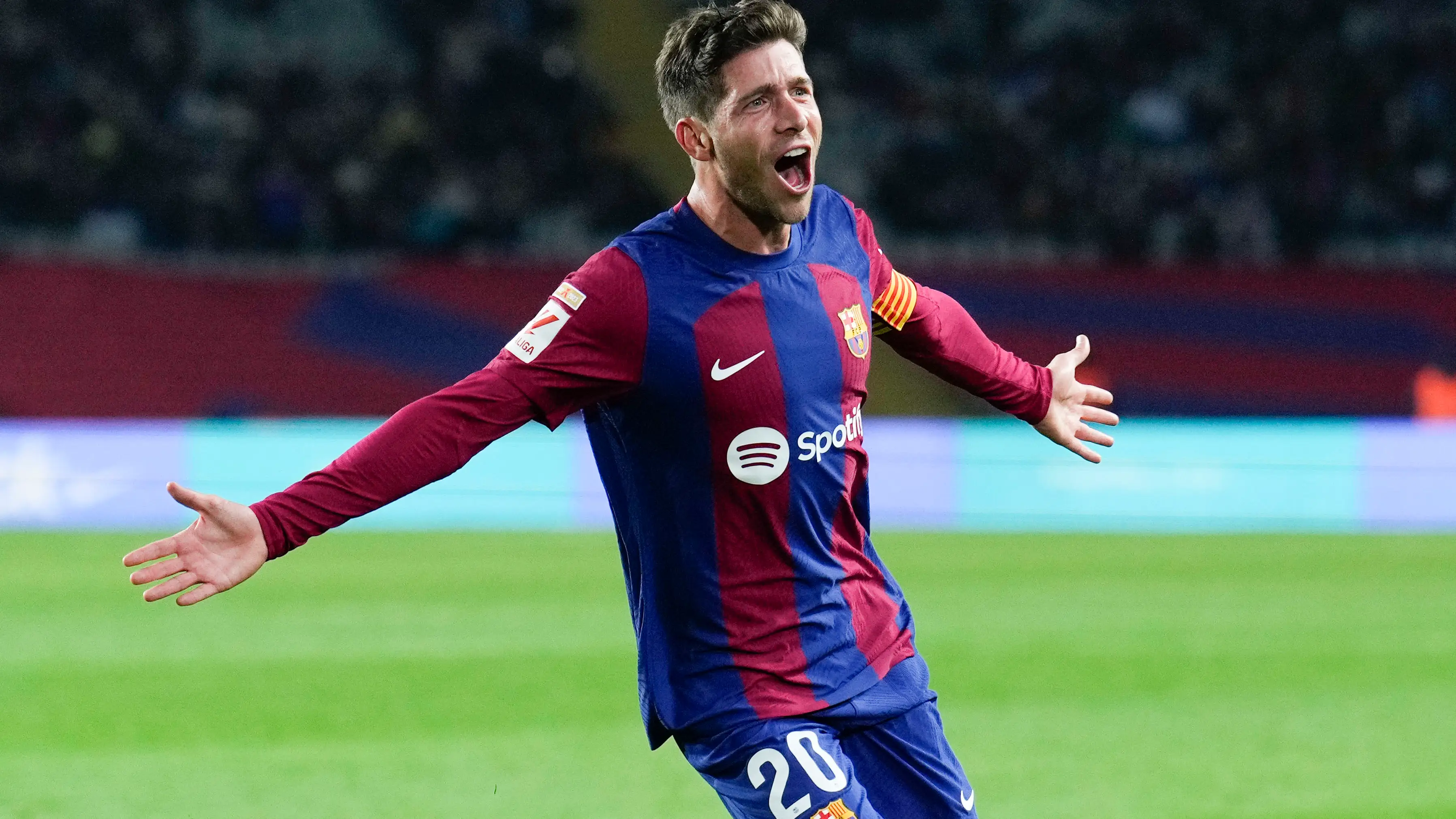 Sergi Roberto celebra uno de sus dos goles ante el Almería Sergi Roberto celebra uno de sus dos goles ante el Almería