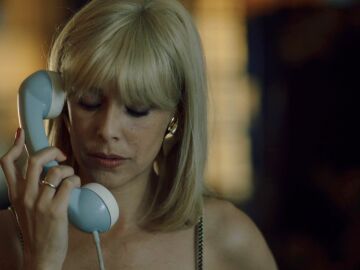 Bárbara Rey descubre un micrófono en el teléfono tras una conversación con Juan Carlos
