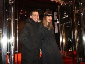 Víctor Elías y Ana Guerra, en el cumpleaños de Alejandro Sanz Víctor Elías y Ana Guerra, en el cumpleaños de Alejandro Sanz