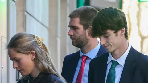 Irene Urdangarin, Juan Valentín y su hermano Pablo Irene Urdangarin, Juan Valentín y su hermano Pablo