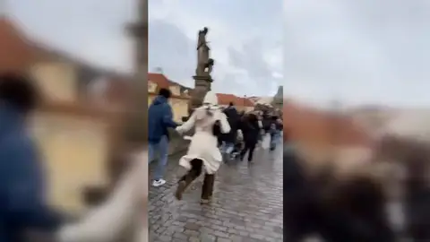 El francotirador de Praga ya amenazó con llevar a cabo la masacre hace 11 días: "Siempre quise matar" El francotirador de Praga ya amenazó con llevar a cabo la masacre hace 11 días: "Siempre quise matar"