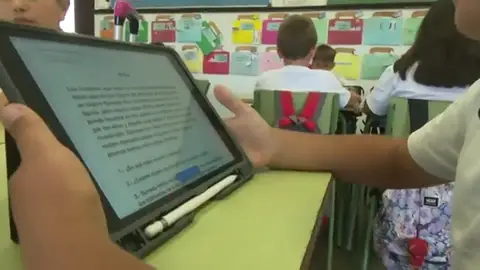 El uso de las pantallas en la educación El uso de las pantallas en la educación