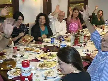 Imagen de una cena familiar en Navidad Imagen de una cena familiar en Navidad