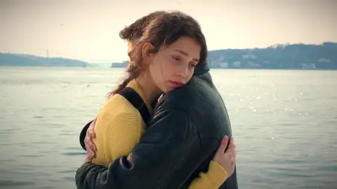 Afra y Oğulcan tienen su primera cita como pareja: "Quiero que vivamos muchas primeras veces" Afra y Oğulcan tienen su primera cita como pareja: "Quiero que vivamos muchas primeras veces"