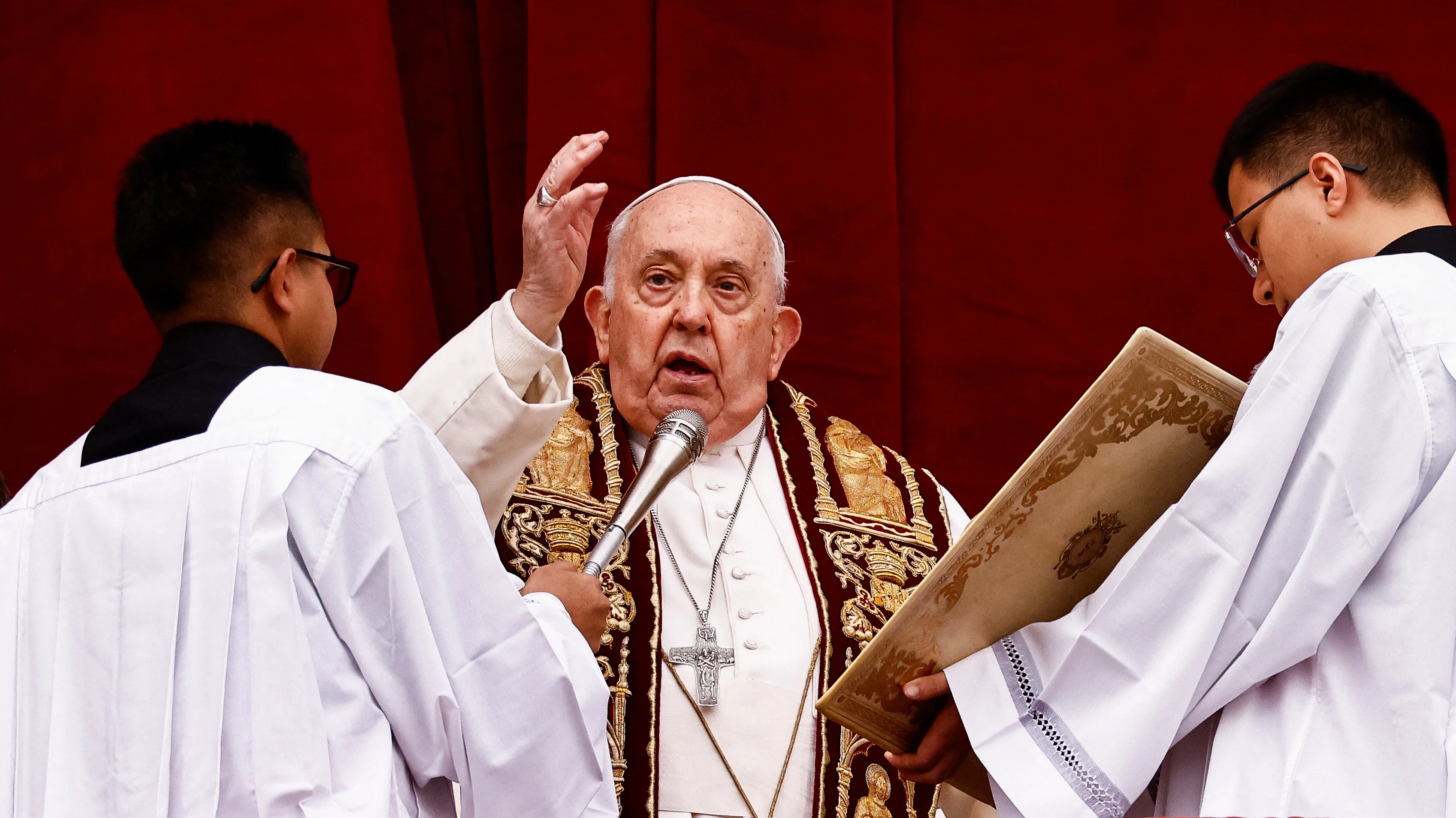 El papa Francisco durante su mensaje de Navidad El papa Francisco durante su mensaje de Navidad
