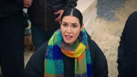 Akif monta una escena para que Suzan vuelva con él: “Me mato si no me perdonas” Akif monta una escena para que Suzan vuelva con él: “Me mato si no me perdonas”