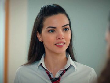 Yasmin pone en marcha su plan para acabar con la relaci&oacute;n entre Doruk y Asiye, &iquest;habr&aacute; ca&iacute;do la joven en su trampa? 