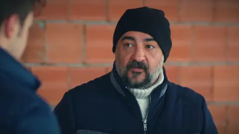 Esta noche en Hermanos: Akif empieza a tener claro que Suzan nunca le perdonará: "Parece que esta vez se acabó de verdad" Esta noche en Hermanos: Akif empieza a tener claro que Suzan nunca le perdonará: "Parece que esta vez se acabó de verdad"