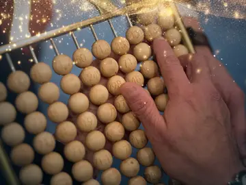 Bolas en la tabla del sorteo de Navidad Bolas en la tabla del sorteo de Navidad