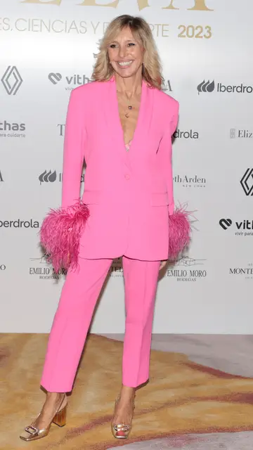 Marta Robles posando ante los medios Marta Robles posando ante los medios