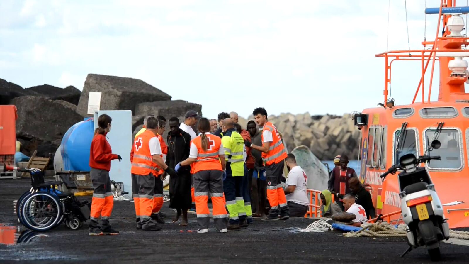 No cesa la llegada de cayucos a Canarias en Navidad