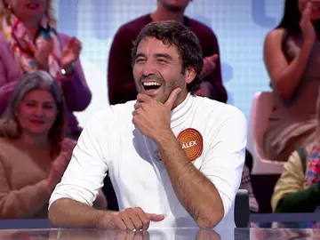 Fallo histórico: Álex García convierte a Heidi… ¡en una camarera de San Francisco! Fallo histórico: Álex García convierte a Heidi… ¡en una camarera de San Francisco!