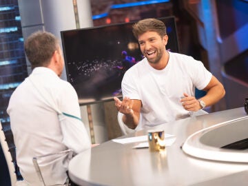 Pablo Albor&aacute;n sorprende cantando en directo sus canciones favoritas